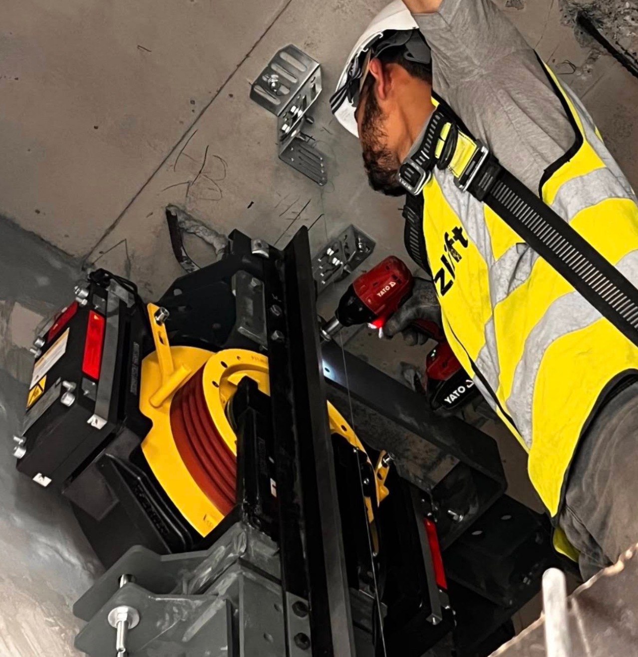 Elevator AMC in Dubai: What Contractors and Building Managers Need to Know